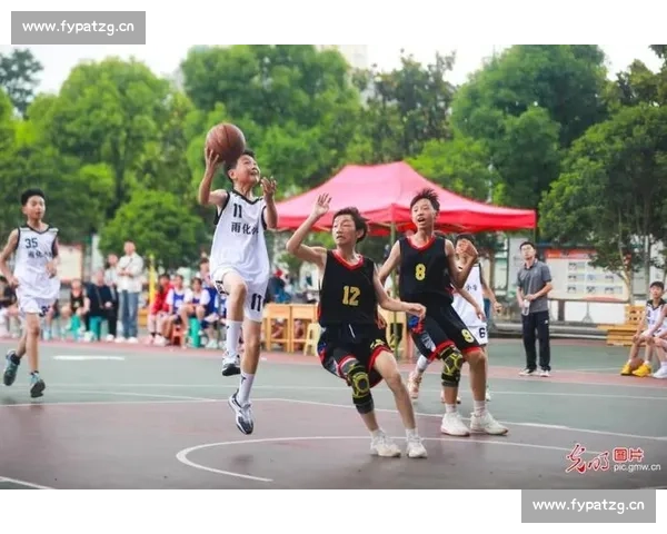激烈角逐篮球杯赛聚焦强队对抗与青春风采全面展开 - 副本 - 副本 (2)