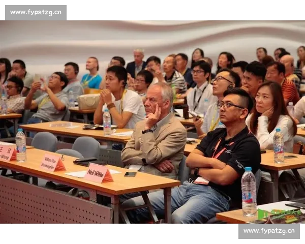 聚焦当下足坛热议话题各大赛事引发激烈讨论与关注 - 副本 - 副本 (2)